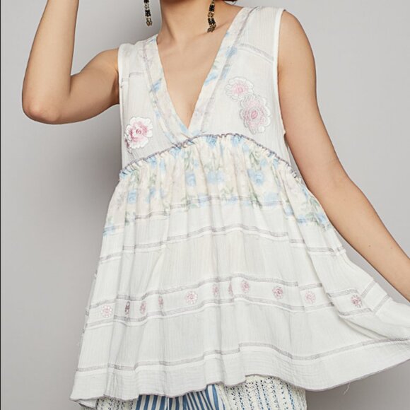 🌸🪶☮️ POL Embroidered Linen Patchwork Top NEW - Picture 2 of 12